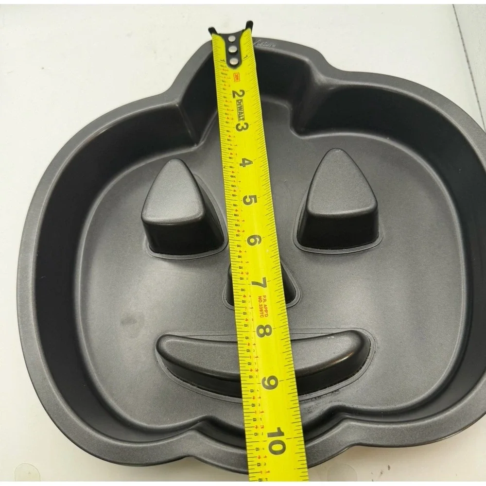 Wilton Jack O Lantern Pumpkin Cake Pan 11